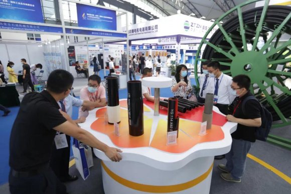 第四届中国（宝鸡）国际工业品采购展览会（石油装备跨国采购会）9月3日在宝鸡盛大开幕(图5)